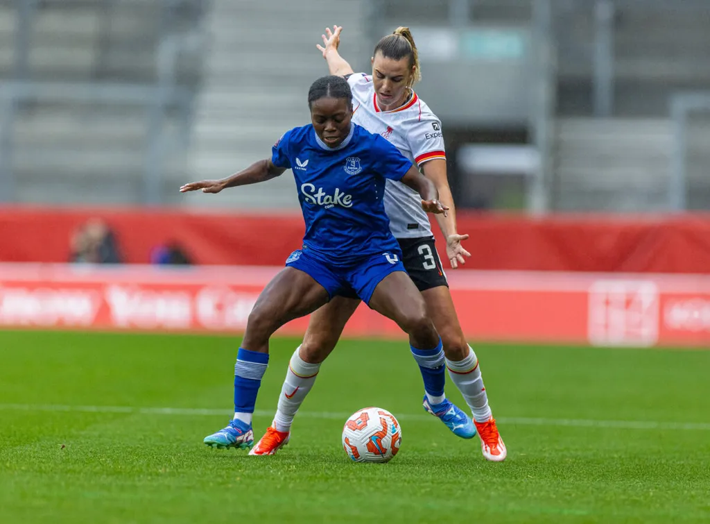 Super Falcons star Toni Payne in action for her new club Everton