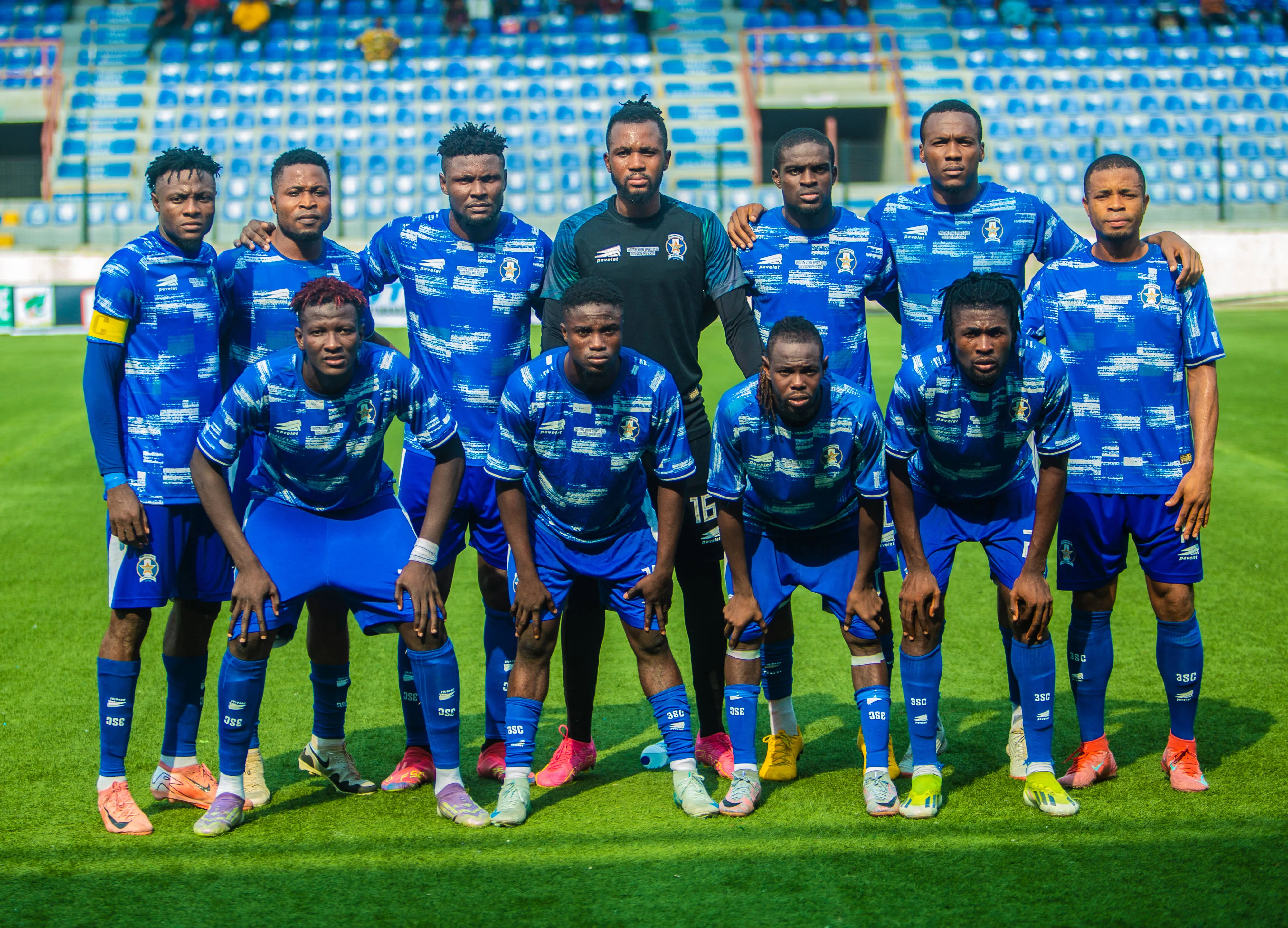 Shooting Stars lineup during the NPFL26 game between Ikorodu City vs Shooting Stars at the Mobolaji Johnson Arena Stadium.