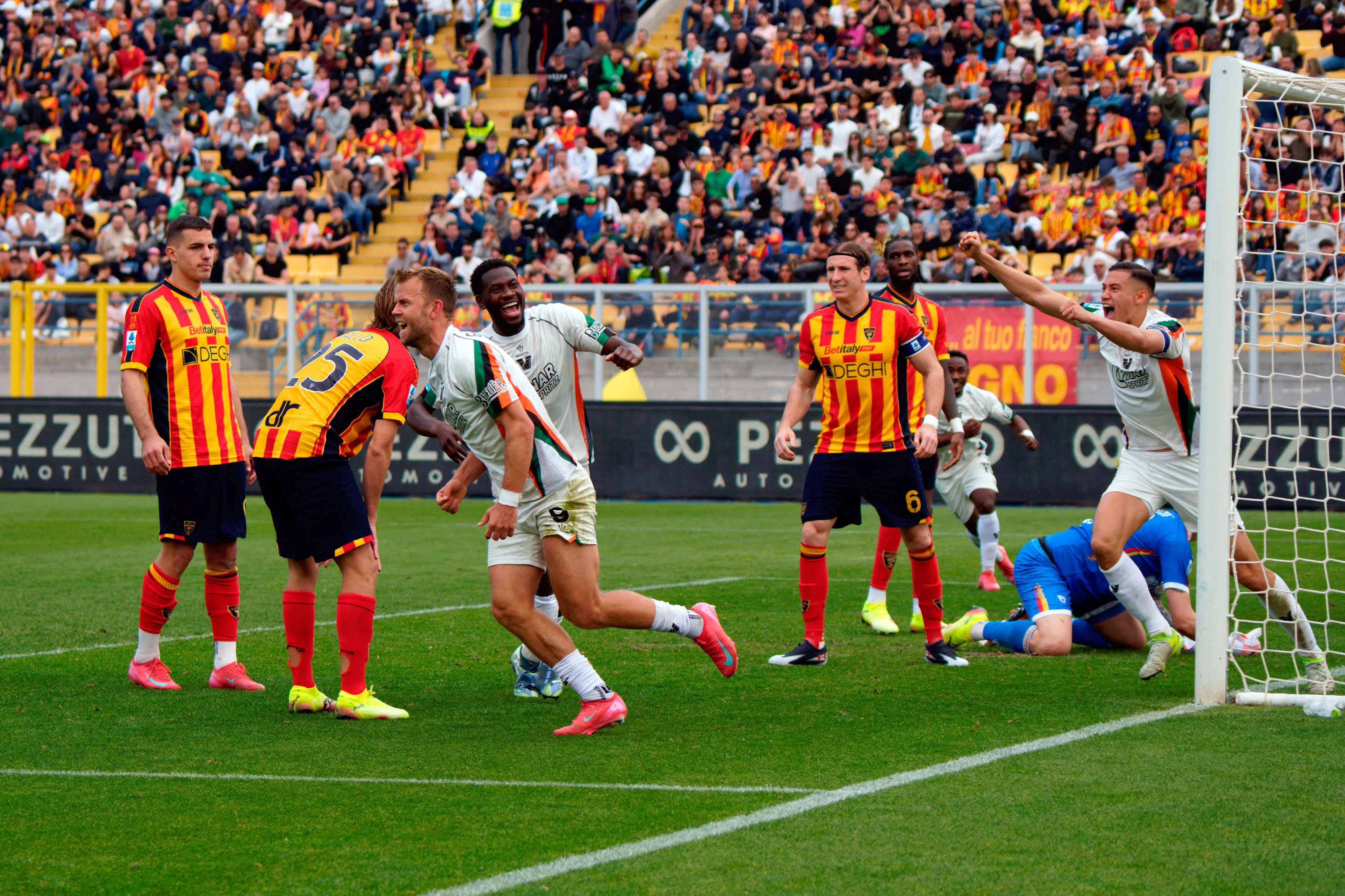 Lecce vs Venezia in 2024.