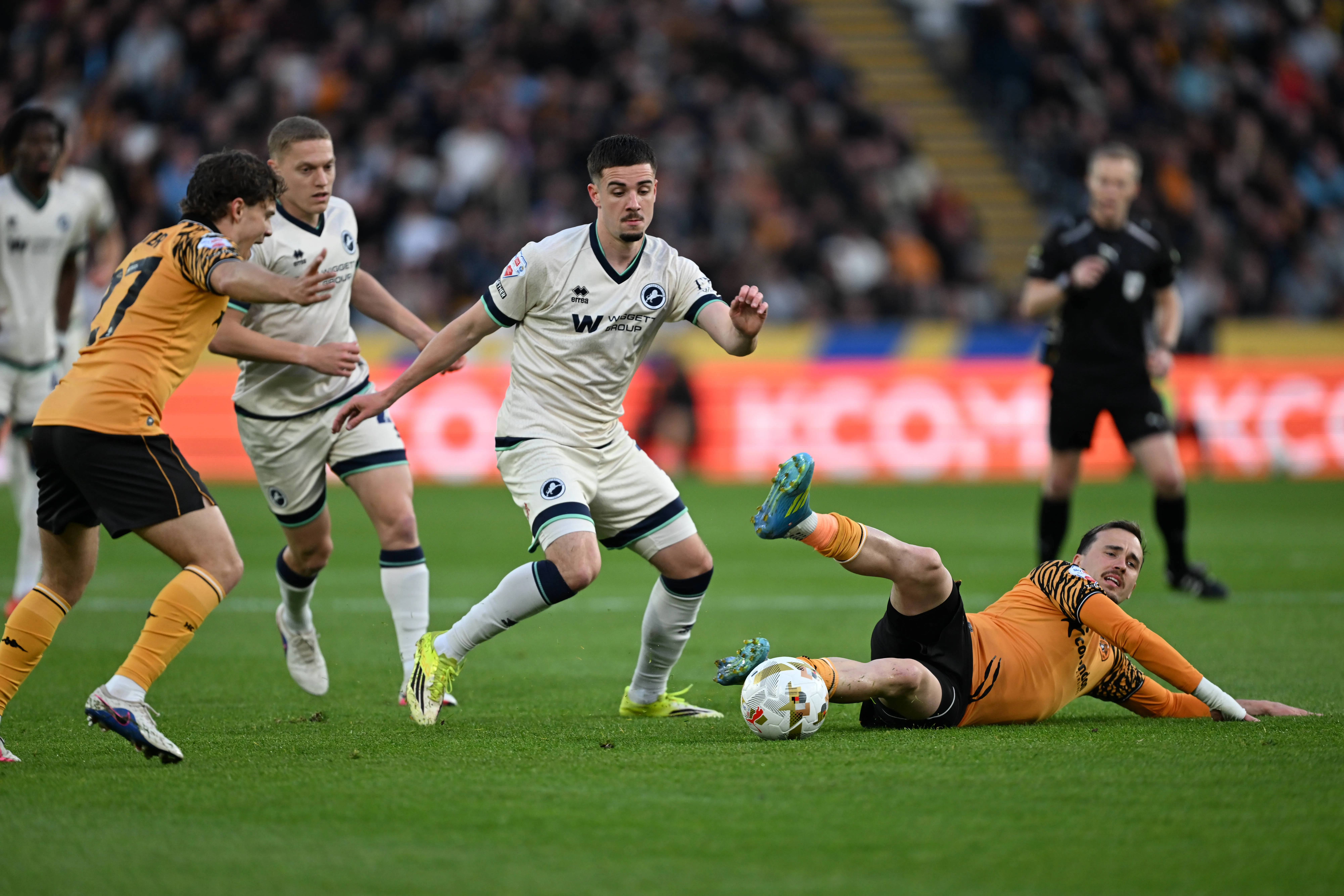  Millwall midfielder Camiel Neghli