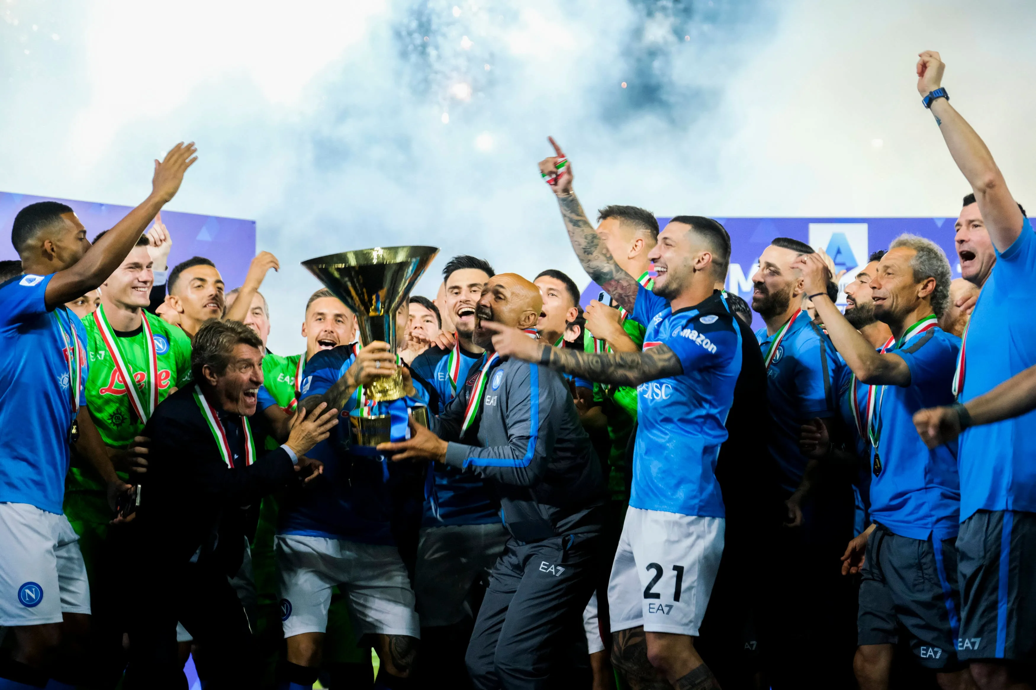Osimhen, Spalletti and the Napoli players celebrate their Serie A triumph