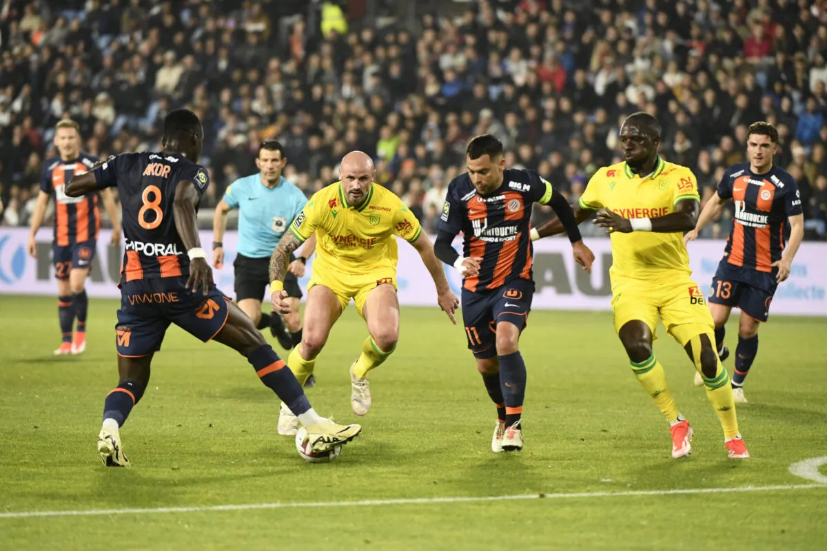 Moses Simon comes out tops in battle of  Nigerians in France
