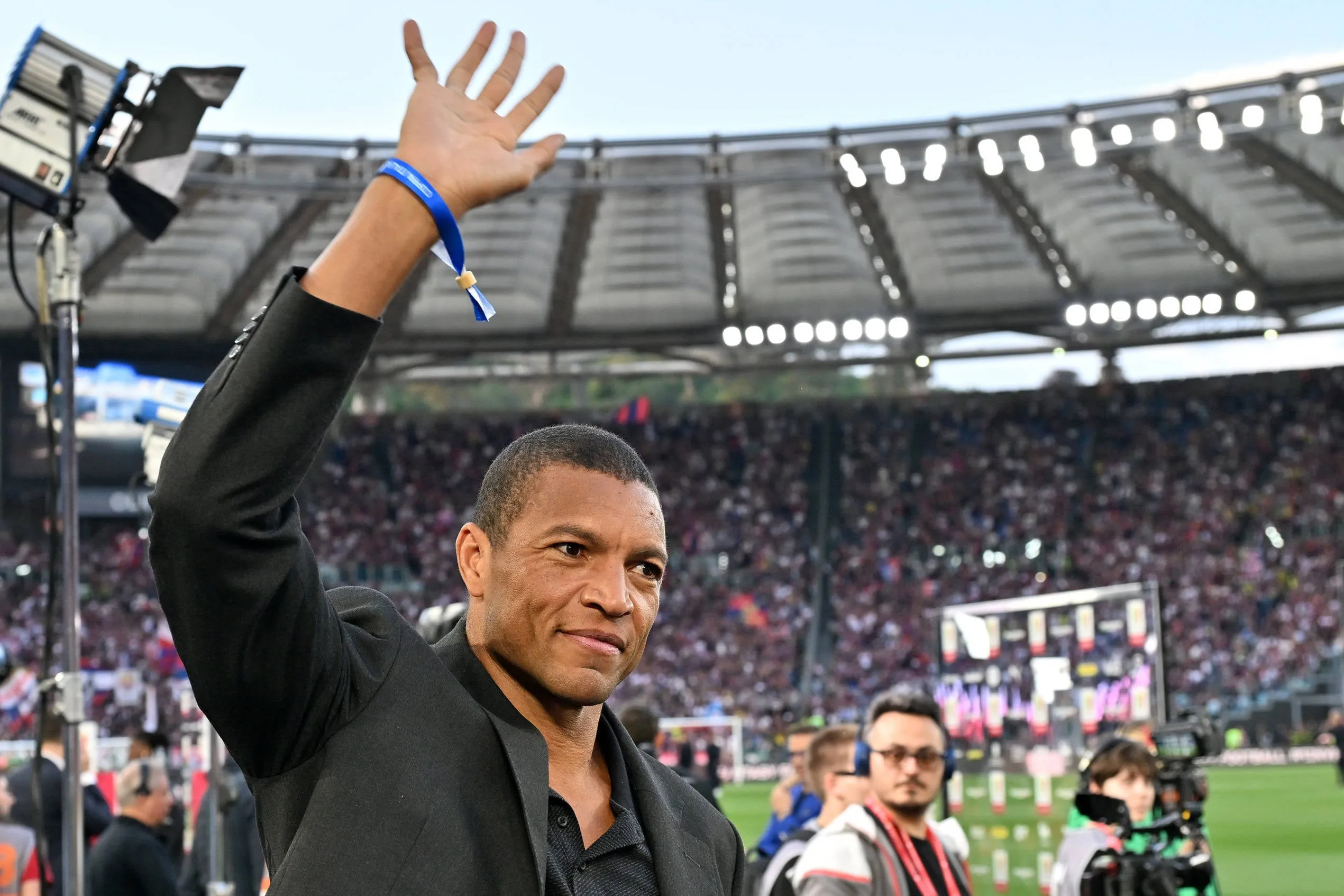 Ac Milan -,Former Player Nelson Dida greets the fans