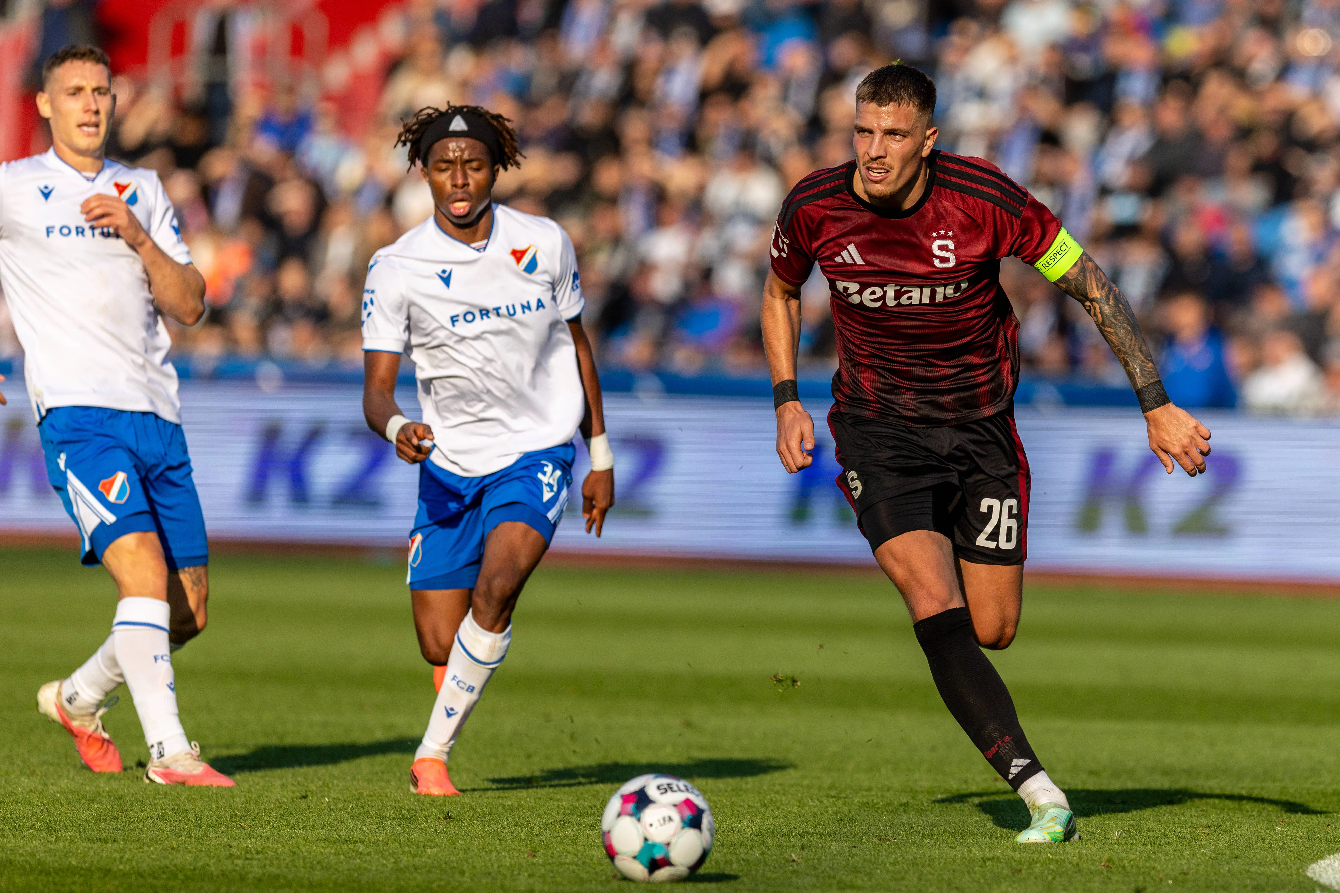 Banik Ostrava - Sparta Praha: Zleva Michal goes past Abdullahi Bewene