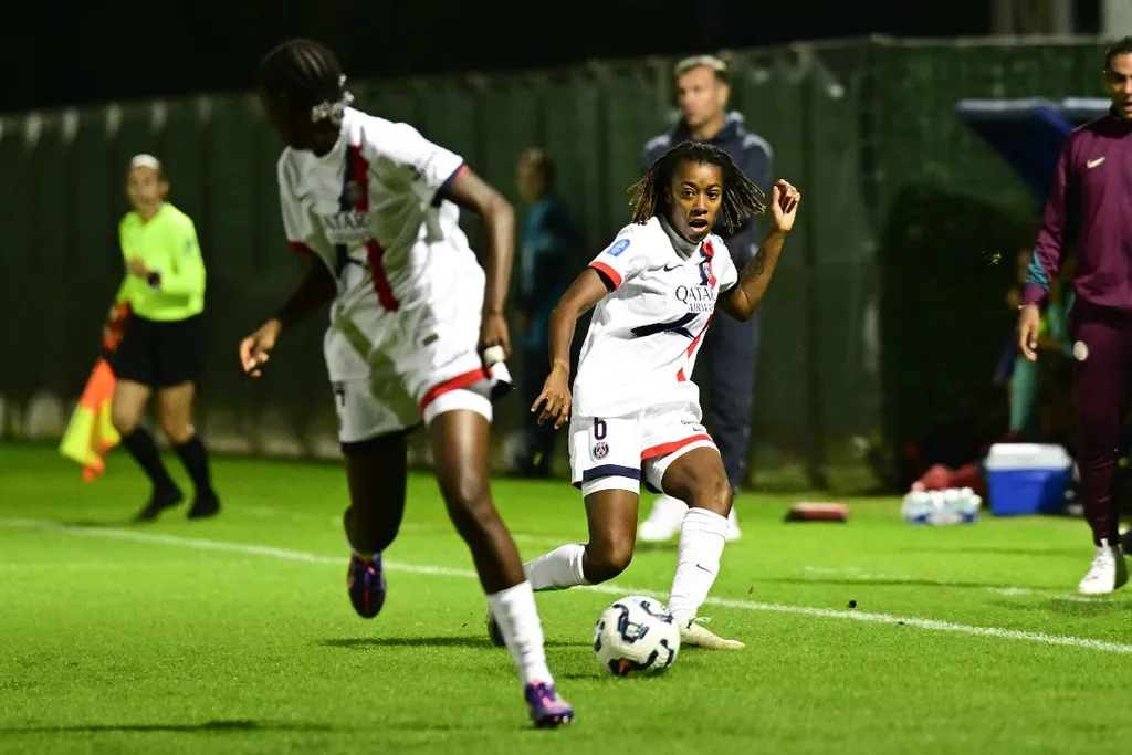Echegini net brace as Paris Saint-Germain smash Dijon Foot in 7-goal thriller