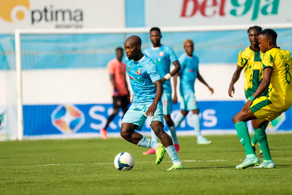 Sodiq Ismail of Remo against Kwara United in NPFL action