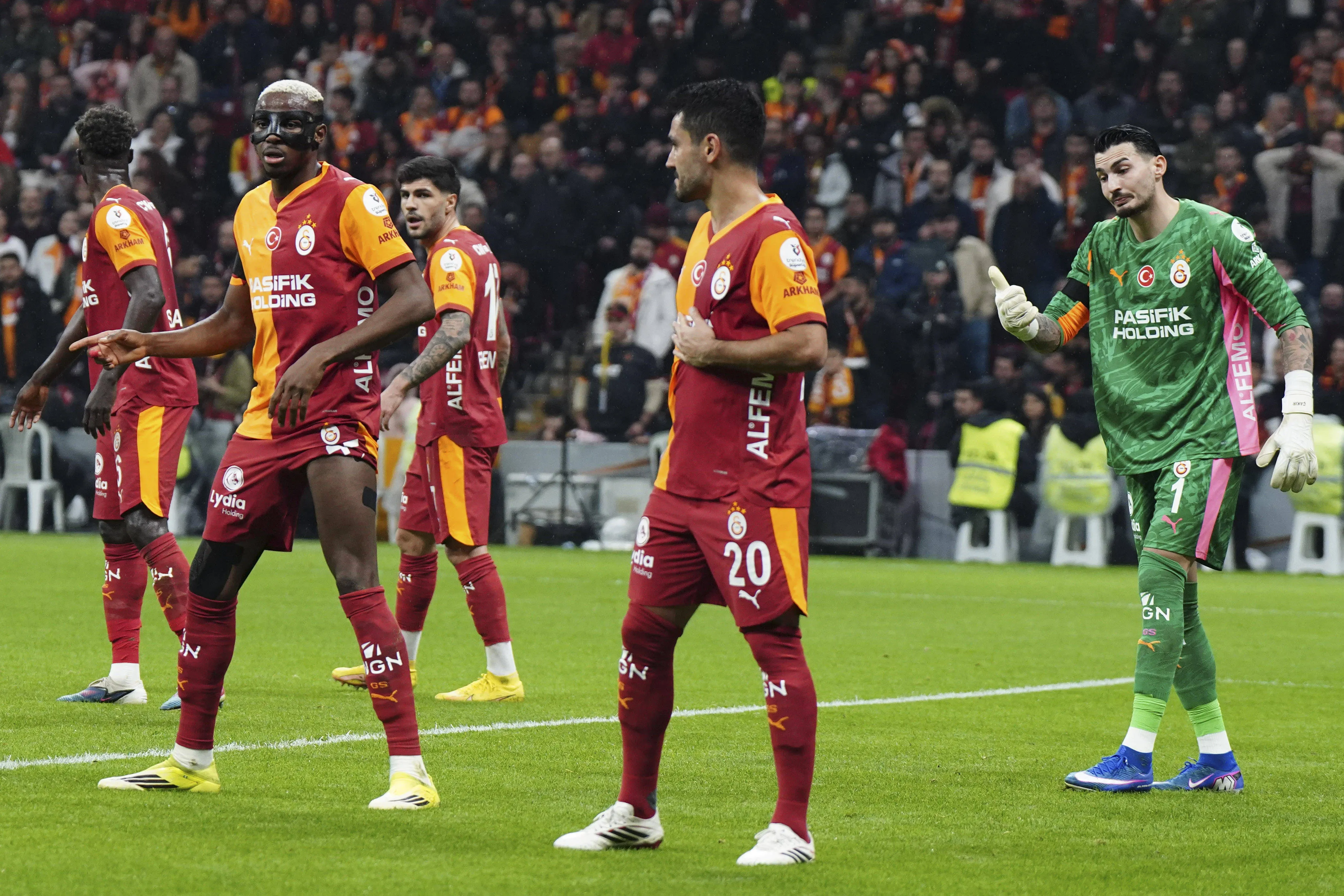 Victor Osimhen 45 and Ilkay Gundogan 20 of Galatasaray during the Trendyol Turkish S&uuml;per League match between Galatasaray SK and Ey&uuml;pspor at Rams Park