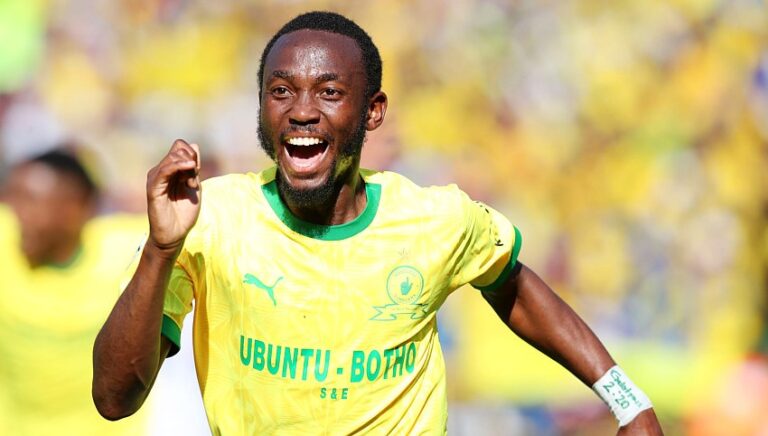 Peter Shalulile’s brace fires Mamelodi Sundowns past 10-man Cape Town City