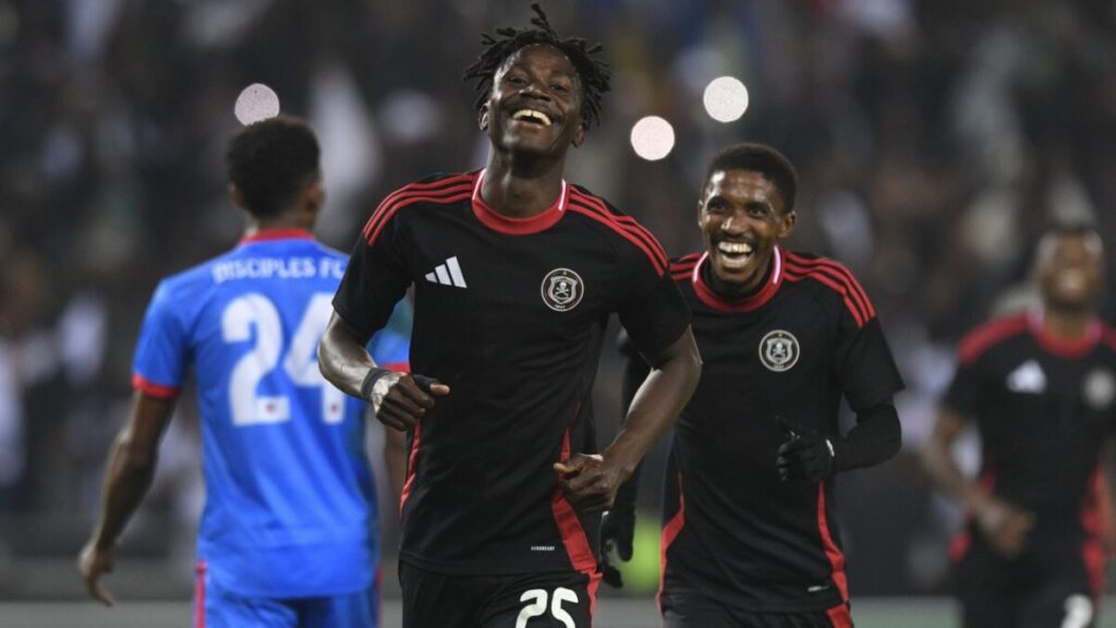Karim Kimvuidi and Monnapule Saleng Orlando Pirates