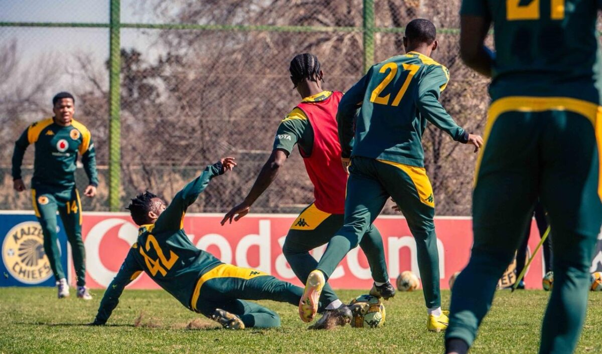  Kaizer Chiefs open to releasing midfielder in January