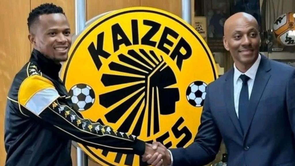 Bongani Sam and Kaizer Chiefs Sporting Director Kaizer Motaung Jr when he signed for the club. Photo – Kaizer Chiefs