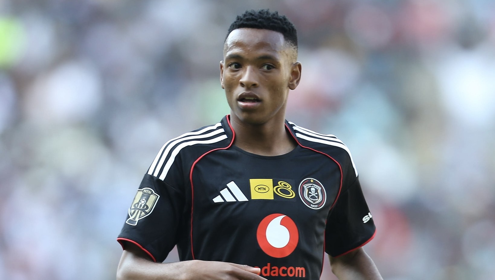 Sundowns legend on why Mofokeng won’t be ‘overshadowed’ by Appollis & other Pirates signings