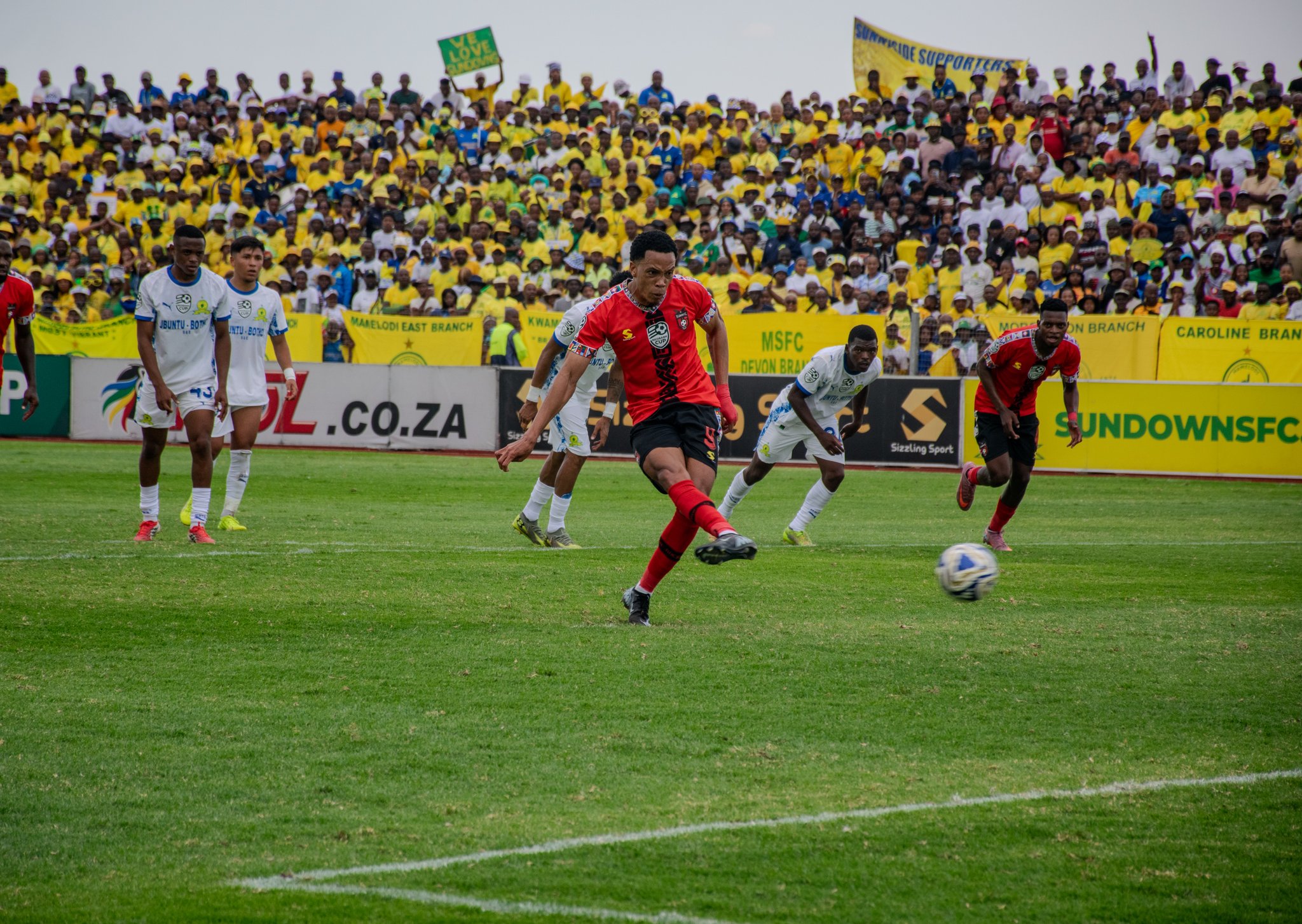 PSL club sack coach just days to Nedbank Cup final