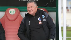 Eskom dim lights on Gavin Hunt’s landmark 1,000th match