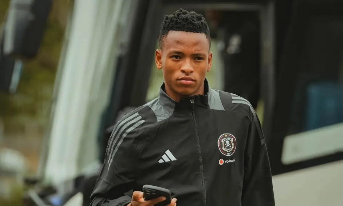 How Sundowns &lsquo;offered huge amount&rsquo; to price Mofokeng from Pirates