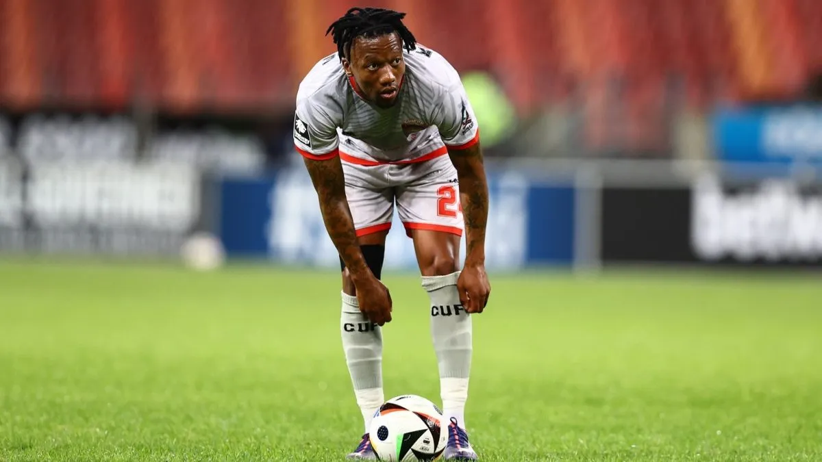 Chiefs 1-0 Chippa: Coach forced to apologise to the upset Konqobe after early shower