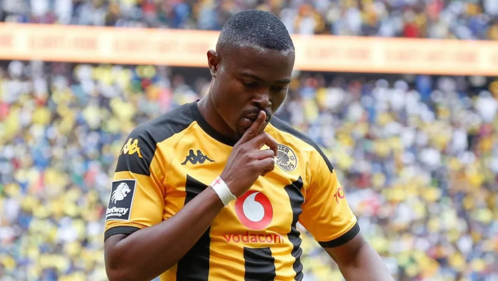 Former Kaizer Chiefs defender Mokete Tsotetsi has offered advice to striker Ranga Chivaviro, who faced criticism from fans for missing scoring chances in the recent Carling Knockout Cup match against SuperSport United.

Chivaviro struggled in the first half, leading to calls for his substitution. However, he redeemed himself by scoring a goal in the second half and responding to the boos with a gesture indicating that fans talk too much.

Tsotetsi believes that focusing on criticism and public opinion can hinder Chivaviro's performance, as he has shown he can become a consistent scorer for the team.

The former defender urged Chivaviro to focus on improving himself to regain the support of Chiefs fans.

TSOTETSI TELLS CHIVAVIRO TO REFRAIN FROM RESPONDING TO CRITICISM&nbsp;

"I saw the game and he missed so many and he was in the right positions at the right time,&rdquo; said Tsotetsi.

&ldquo;But the good thing is, as a striker, is that he is always there (in the good positions). My advice to him is to focus on his game and focus on bettering himself.&nbsp;

&ldquo;He has been scoring lately and he is working hard and the technical team is happy with what he is given them.

"For him to want to answer the supporters is not worth it because he needs to focus on his game and make sure that he improves.&nbsp;

&ldquo;I saw the supporters booing him, but it's important to focus on his game. Look at the goal he scored. It was a marvelous goal.&nbsp;

&ldquo;He must continue working hard and see where he can improve. He is someone who can score goals and he needs to be mentally strong.&nbsp;

&ldquo;He should not let supporters play with his mind or else he will end up losing concentration and lose confidence in himself."
