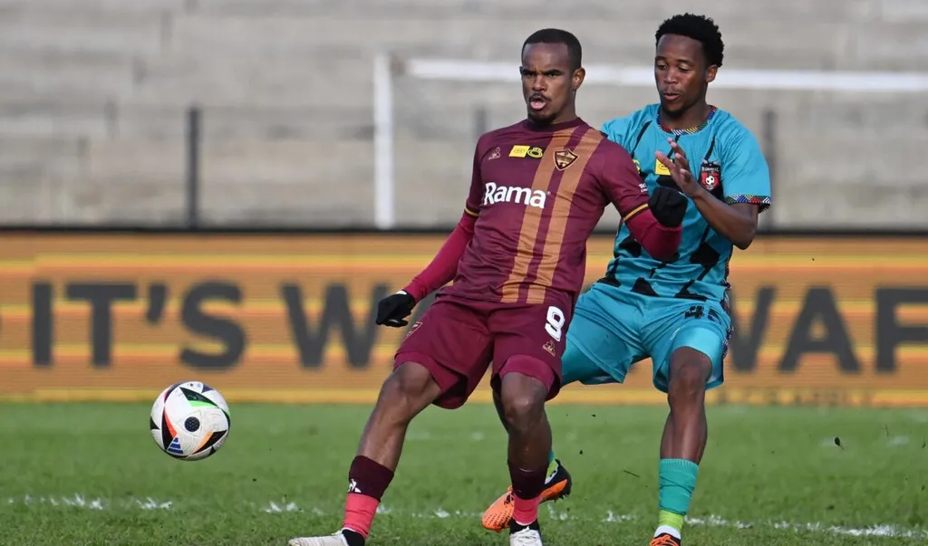 'He won't help them there': Ex-Sundowns captain on Iqraam Rayners