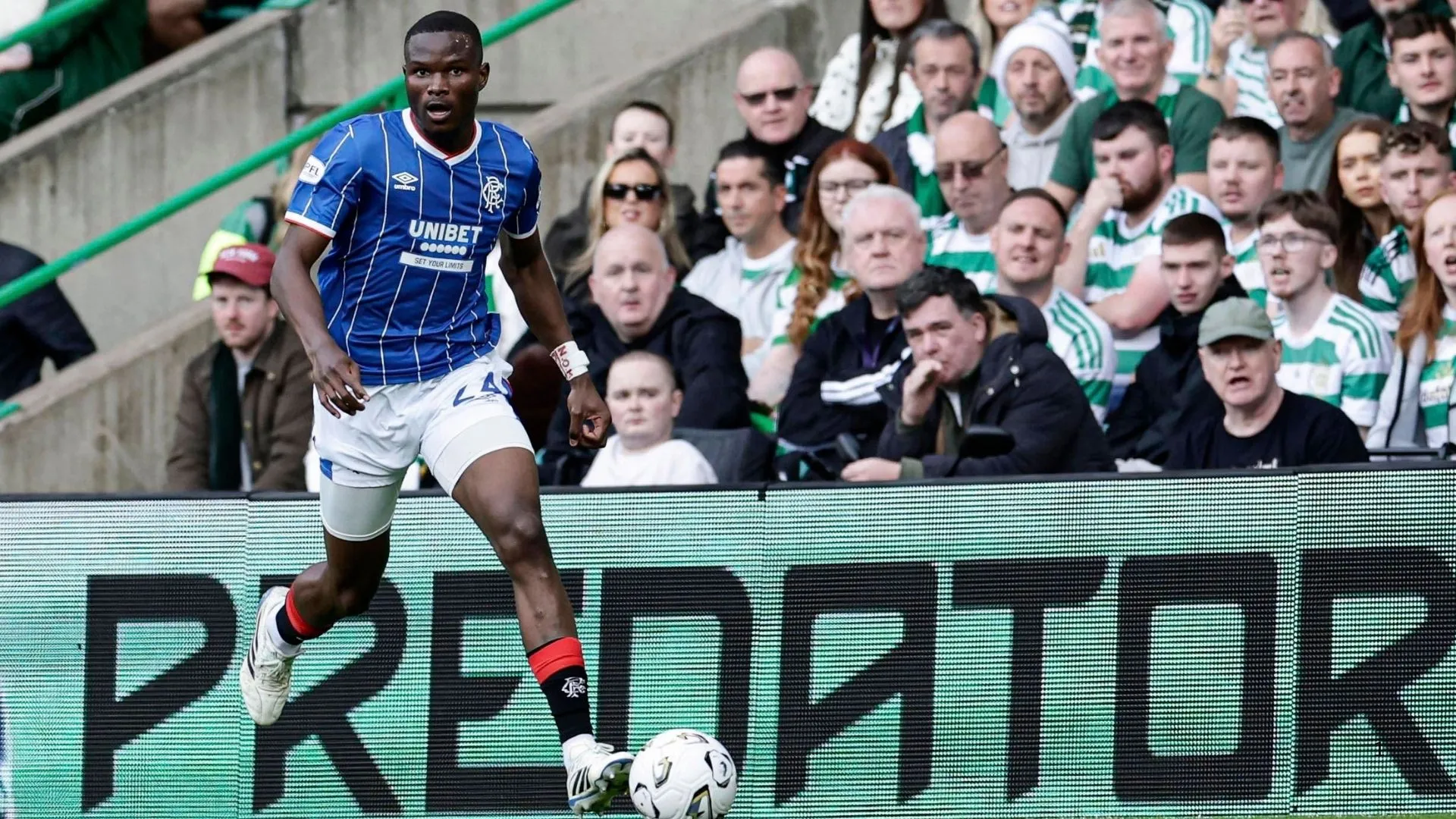 Olwethu Makhanya playing for Rangers.