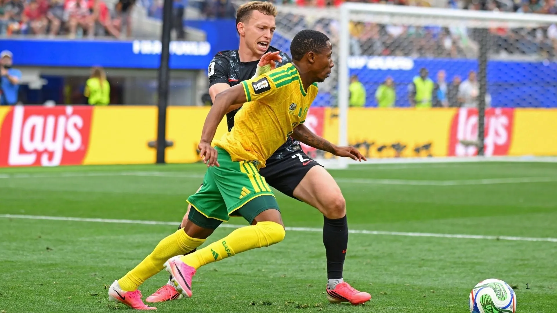 Tshepang Moremi playing for Bafana at the 2026 World Cup.