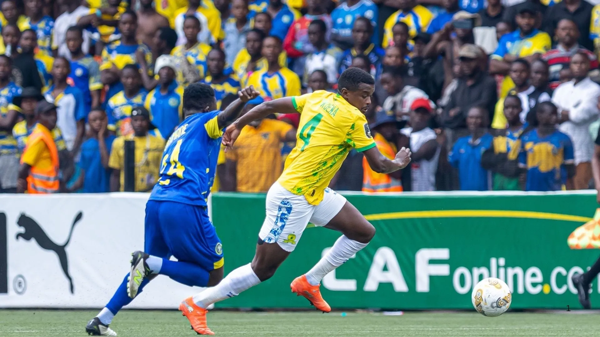 Teboho Mokoena playing for Mamelodi Sundowns against St Eloi Lupopo 1