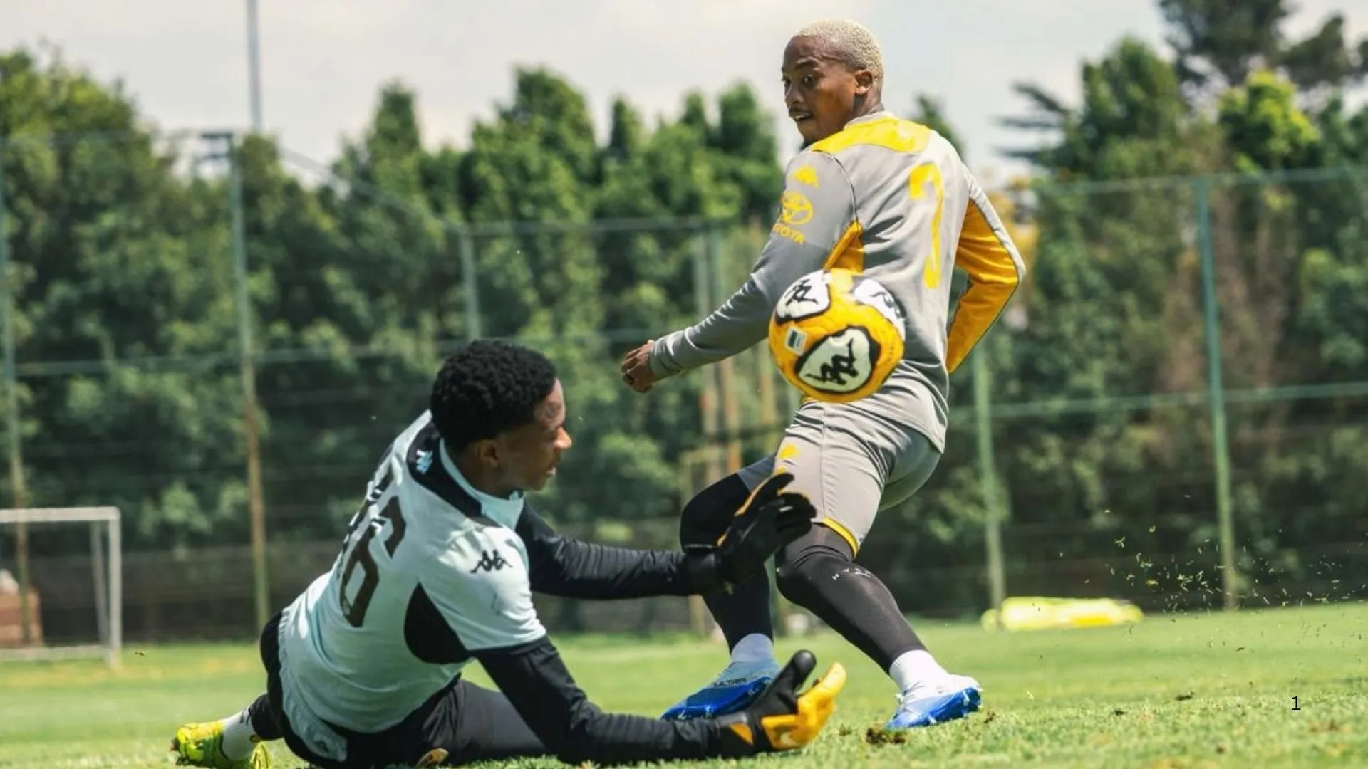 Khanyisa Mayo in Kaizer Chiefs training.