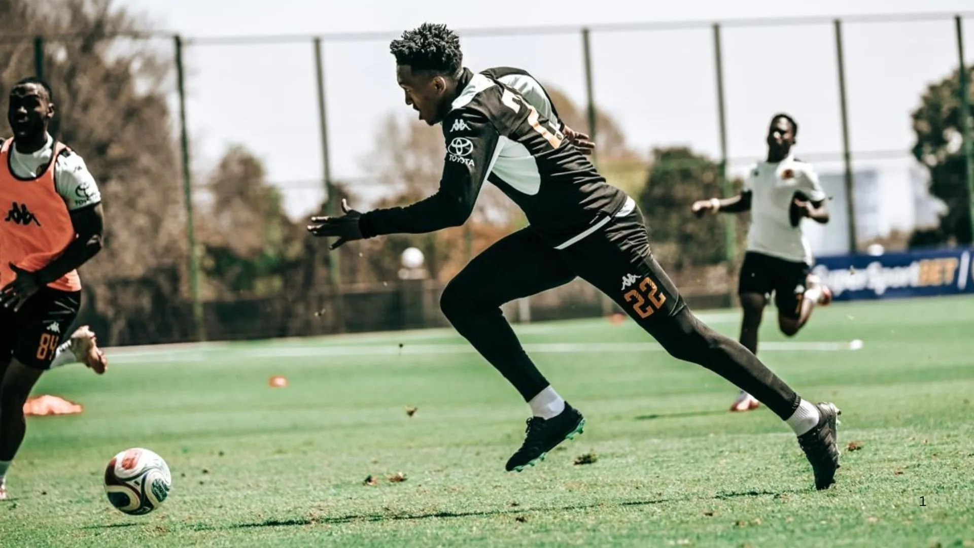 Adolf Mtasingwa of Kaizer Chiefs in training.