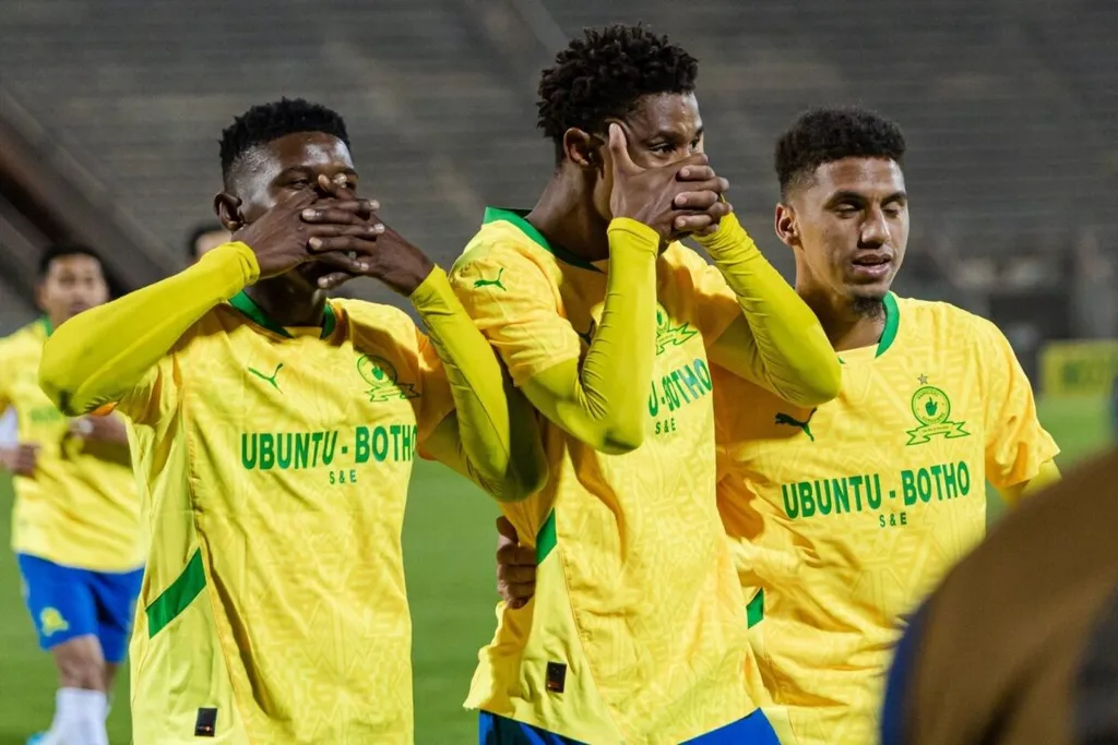 Mamelodi Sundowns players celebrate.