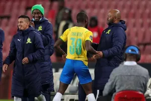 Mngqithi Fires a Shot at Sundowns While Praising Shalulile’s Milestone