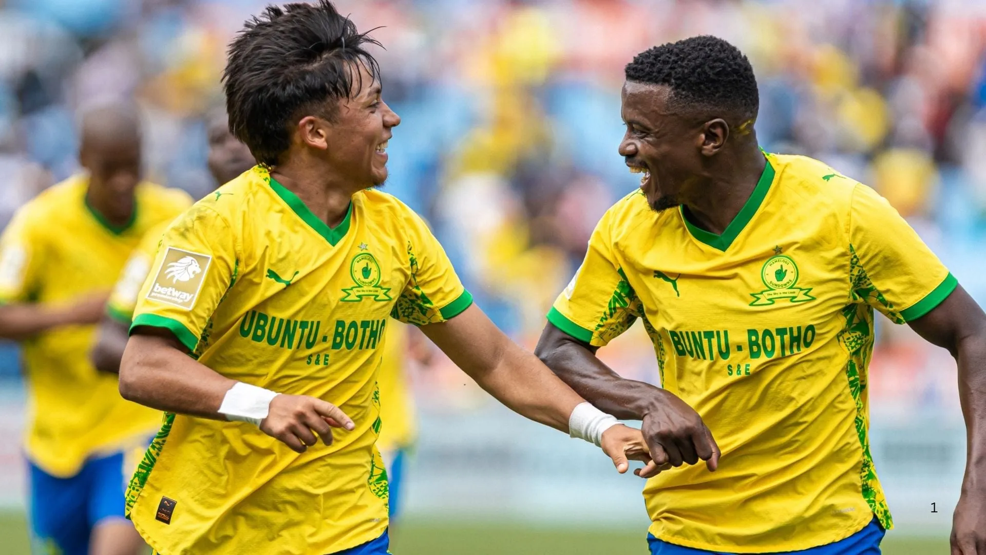 10-man Sundowns keep pressure on Pirates after hard-fought win over Arrows