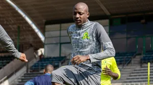 Broos Reveals Conversation With Mudau Amid Sundowns Contract Dispute