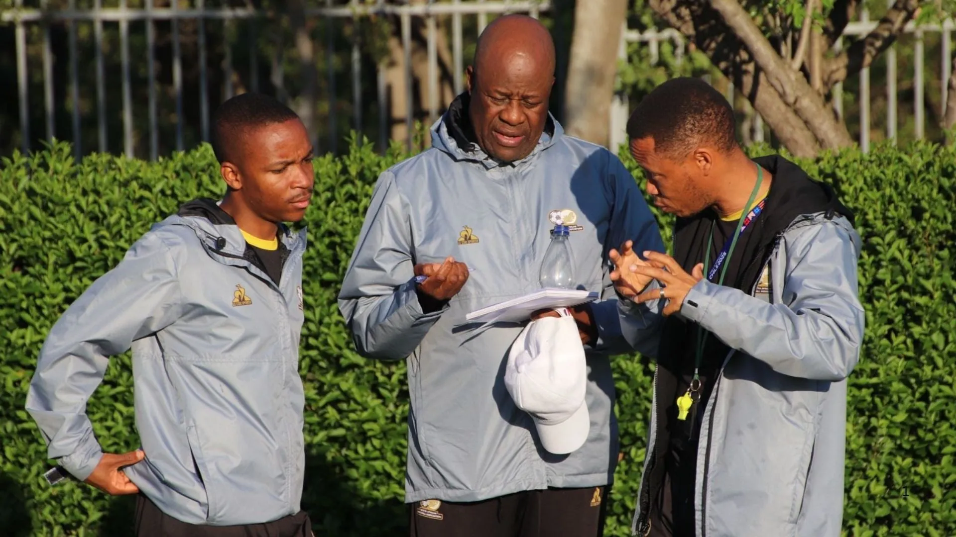 Amajita coach Ryamond Mdaka issuing instructions. Photo- SAFA