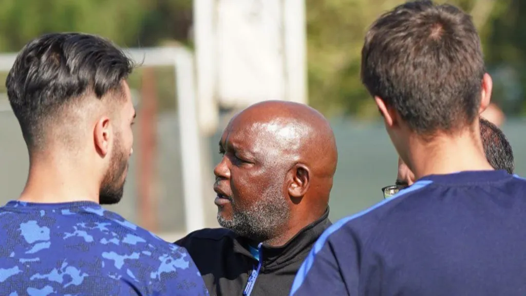 Pitso Mosimane Esteghlal 3