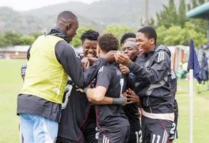 Kaizer Chiefs lose ground in title race as Orlando Pirates go nine clear at the top