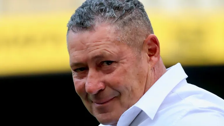 Steve Barker takes swipe at Kaizer Chiefs over Fiacre Ntwari saga