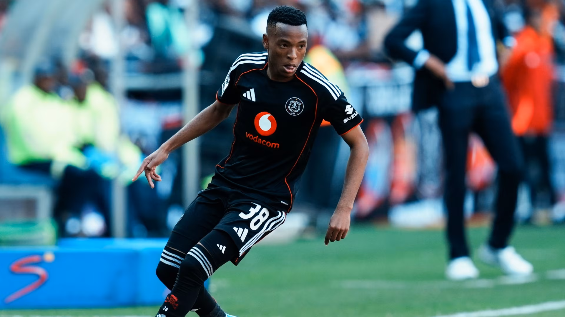 Relebohile Mofokeng, Orlando Pirates - Image: Pirates