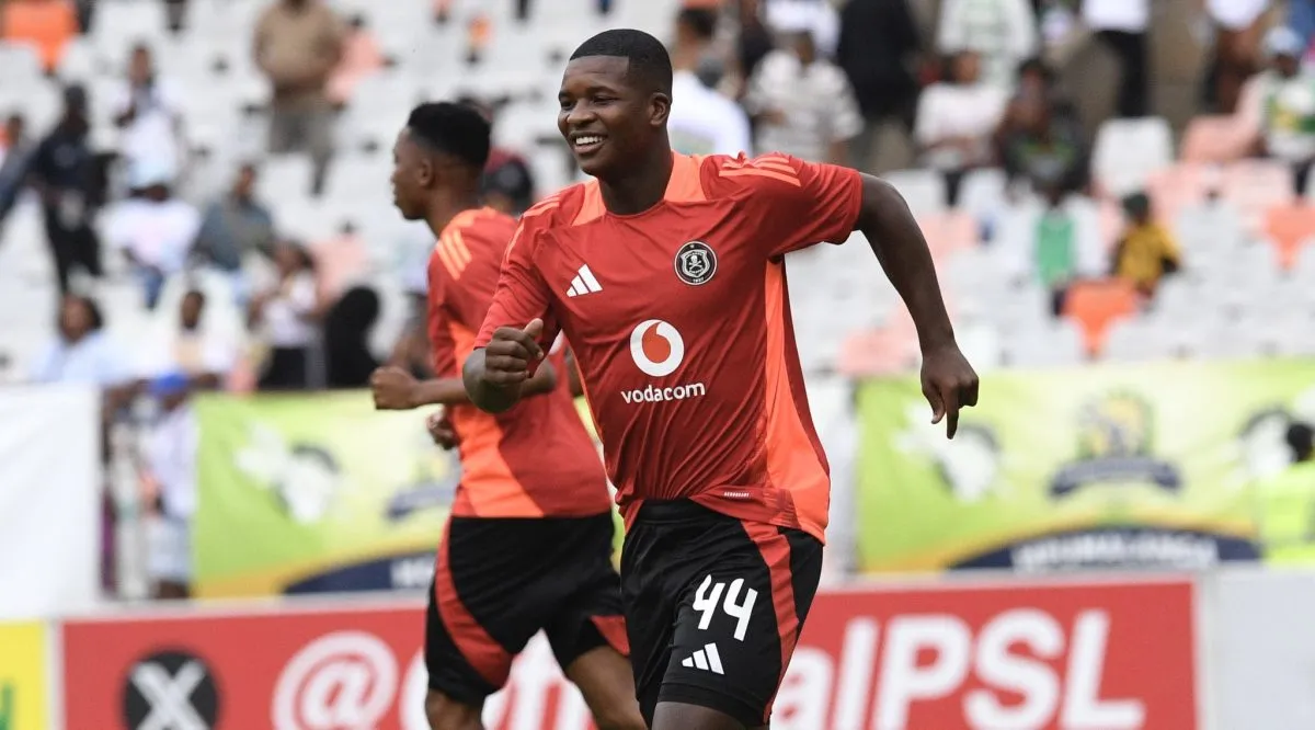 Riveiro given advice whether to start young Mbokazi against MC Alger
