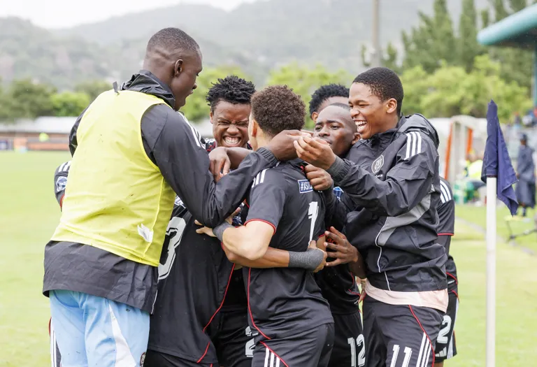 Kaizer Chiefs lose ground in title race as Orlando Pirates go nine clear at the top