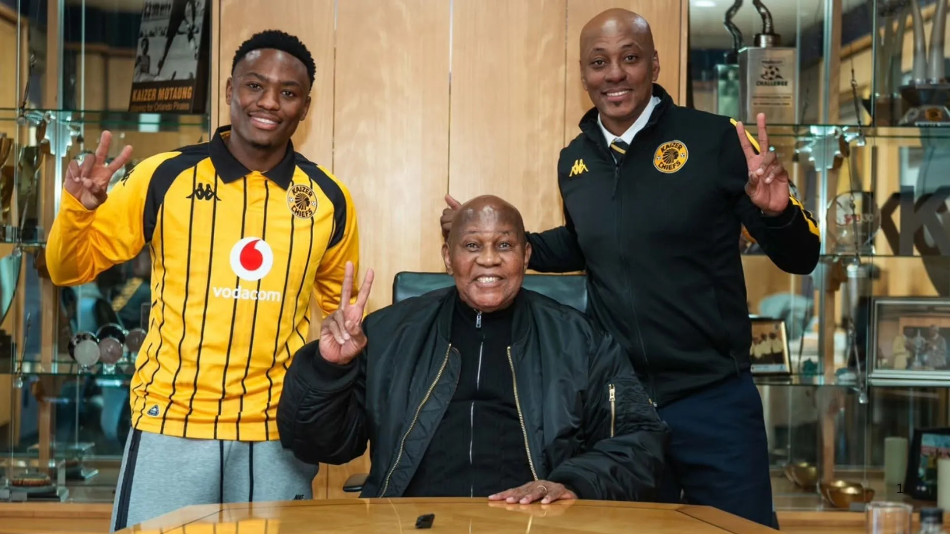 Kaizer Chiefs announce fourth signing as Da Cruz finally lands top forward