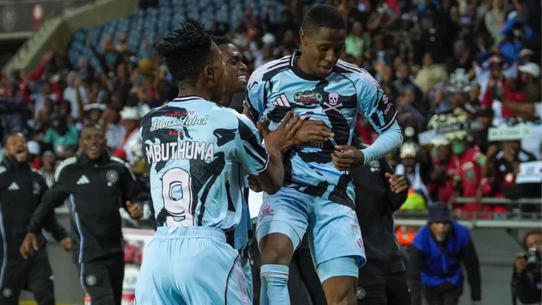 Carling Knockout: Moremi and Makgopa’s fine strikes deliver Pirates into semis