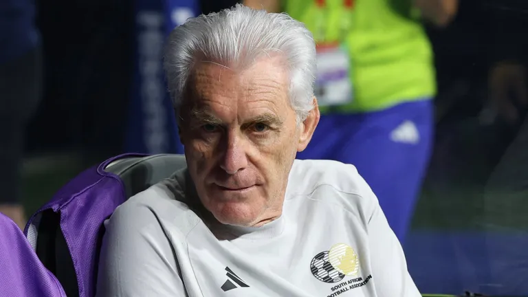 Why is Bafana&rsquo;s Broos doubting Orlando Pirates star? Belgian&rsquo;s decisions questioned