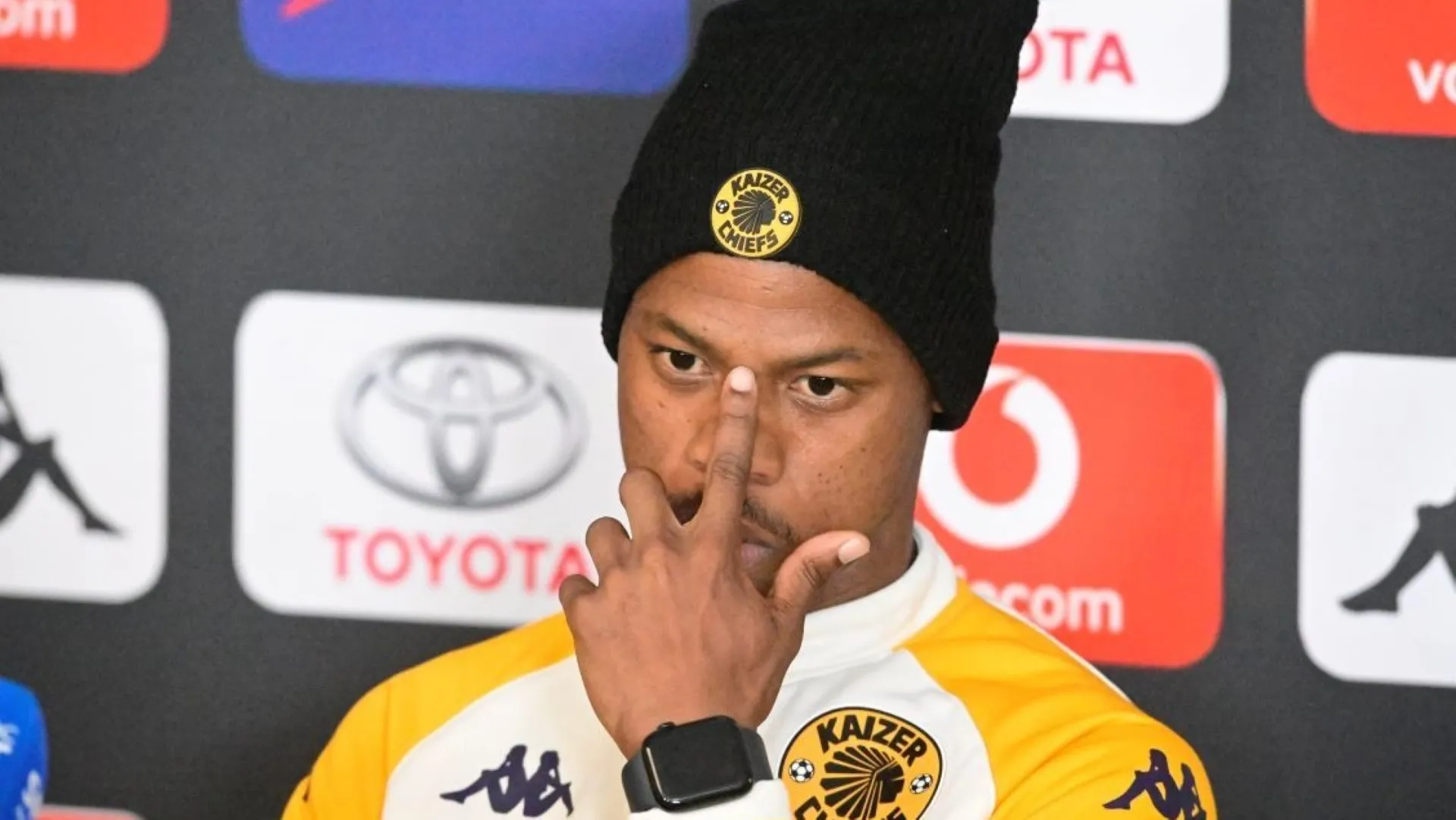 Watch shocking Ashley du Preez&rsquo;s miss! Was the striker really &lsquo;UNLUCKY&rsquo;?