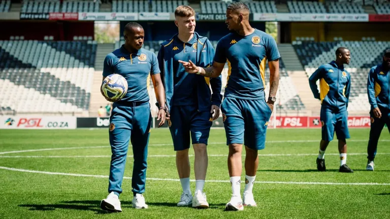 &lsquo;Da Cruz is not the problem!&rsquo; Kaizer Chiefs star among those urged to do more on the pitch