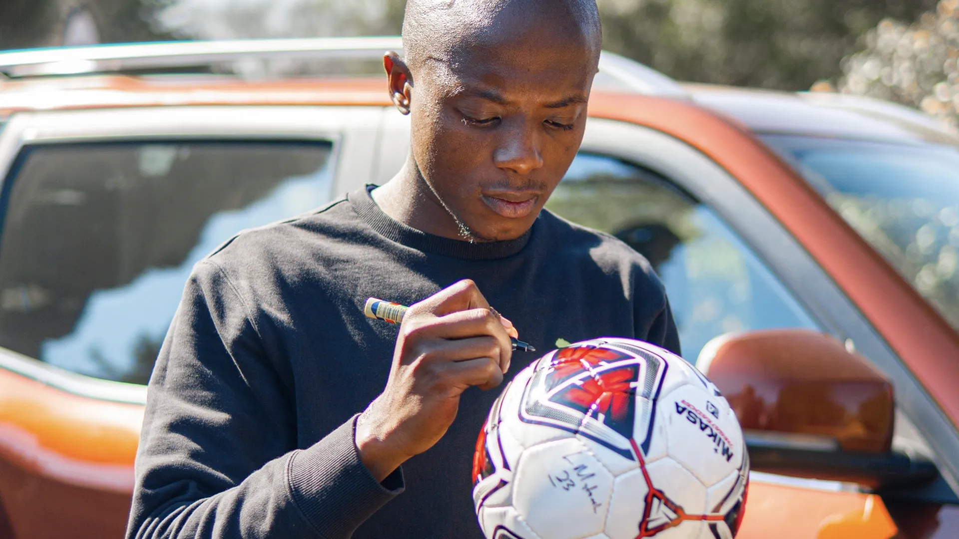 Ex-Chiefs coach set for Lepasa as boss confirms interest in former Pirates striker