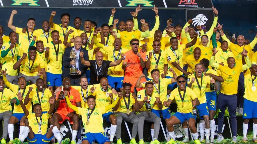 Mamelodi Sundowns with the Betway Premiership trophy. Photo &ndash; Betway