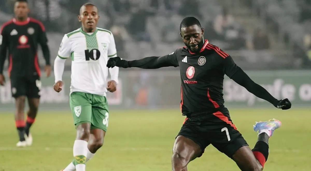 Pirates rout Arrows, granting Riveiro a winning farewell