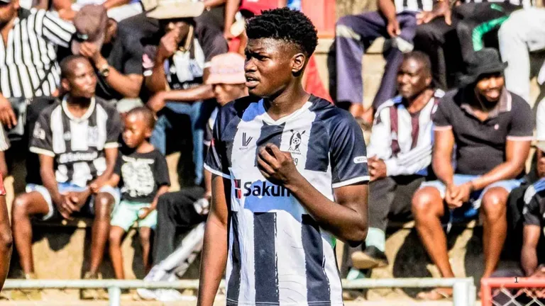 Ex-Kaizer Chiefs coach lures highly-rated Zimbabwean star to PSL club