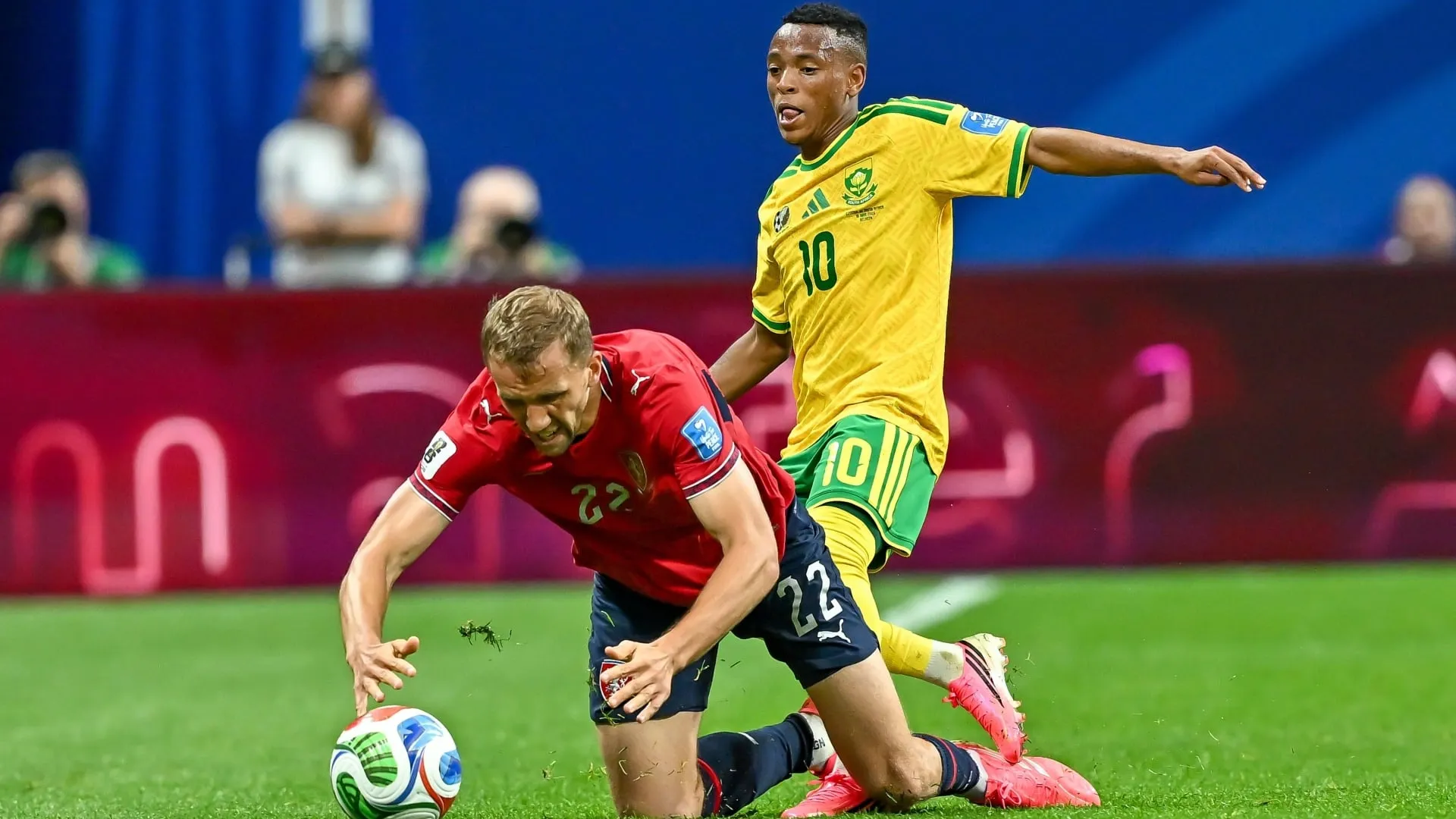 Relebohile Mofokeng, Bafana Bafana vs Czech Republic - Image: IMAGO