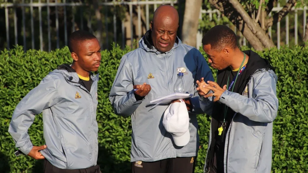 Amajita coach Ryamond Mdaka issuing instructions. Photo- SAFA
