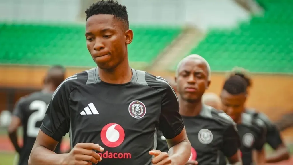 Thalente Mbatha and Gilberto Orlando Pirates